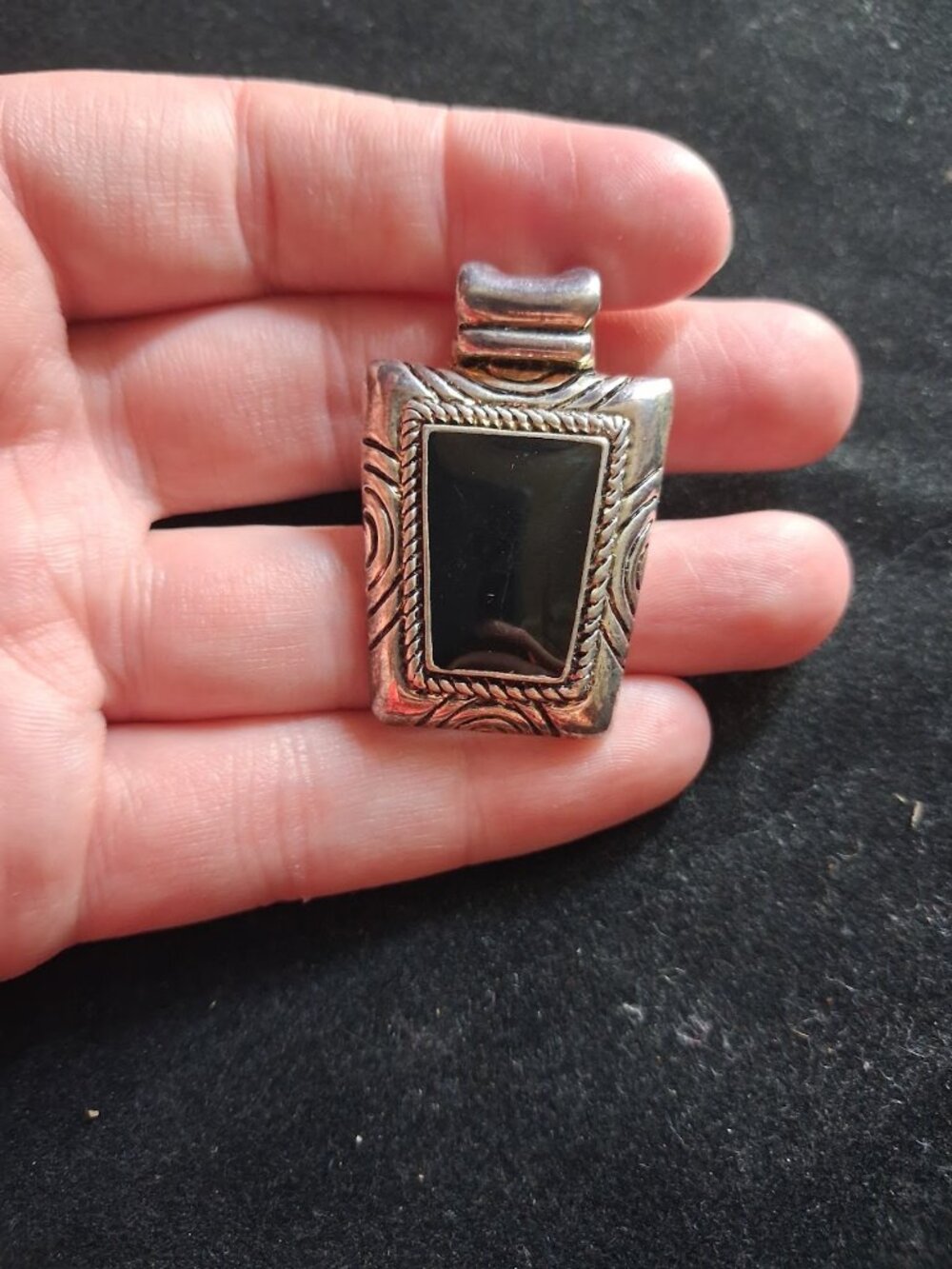 Large Premier Designs slider pendant